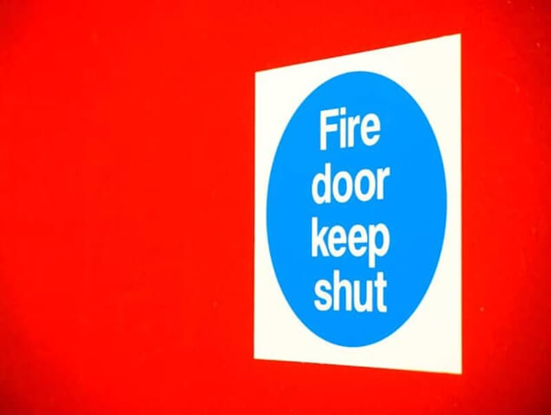 An image of a Fire Door safety sign.